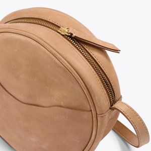 NWT Nisolo Carry-All Circle Crossbody in Almond